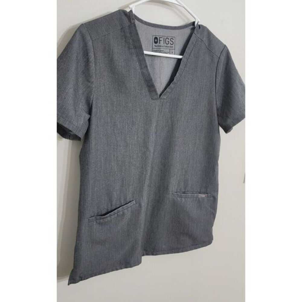 FIGS Technical Women's Small  Casma™ Three-Pocket Scrub Top, Graphite‎
